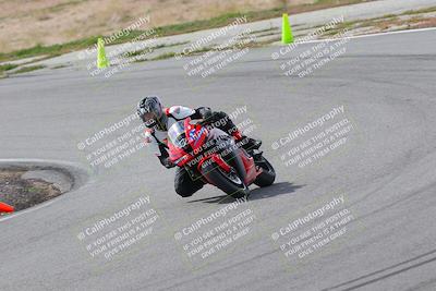 media/Mar-05-2023-TrackXperience (Sun) [[a95d40e56a]]/Group 2/session 2 turn 4/